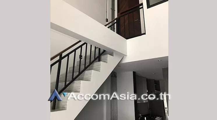 5  2 br Townhouse For Rent in Sukhumvit ,Bangkok BTS Thong Lo AA25937