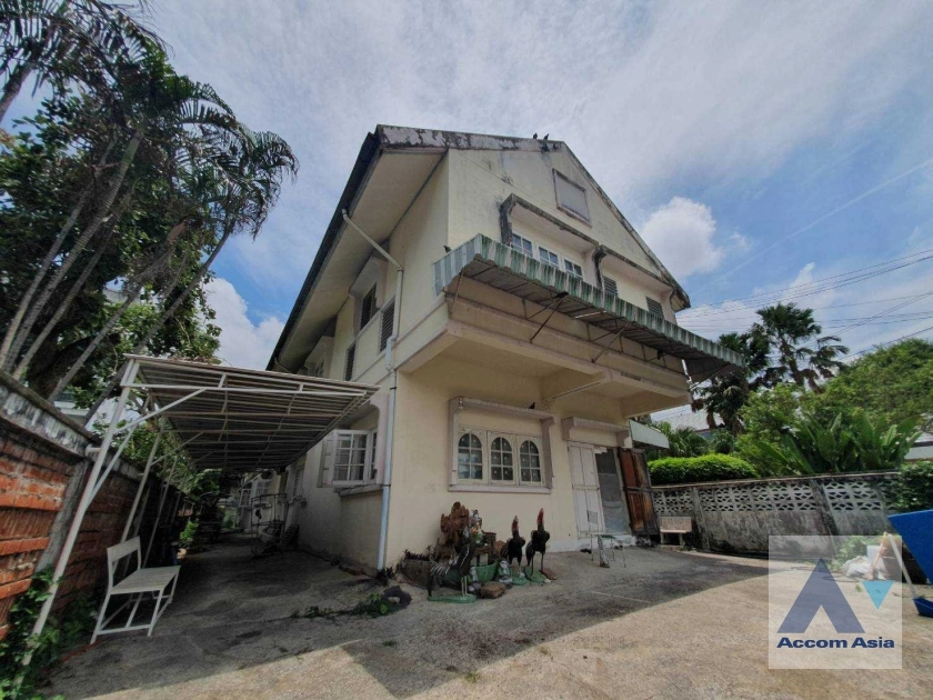  2  6 br House For Sale in  , BTS Ekkamai AA25946