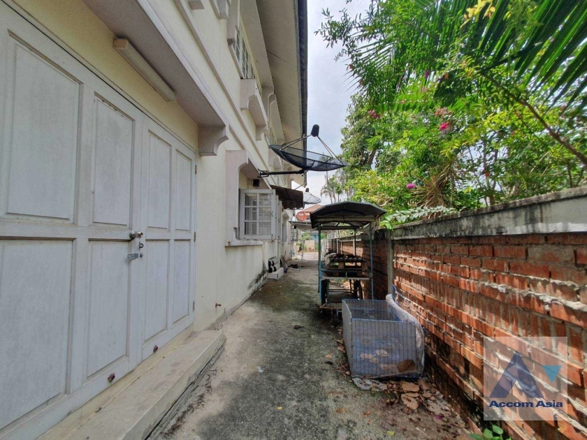 6  6 br House For Sale in  , BTS Ekkamai AA25946