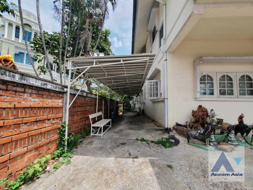 4  6 br House For Sale in  , BTS Ekkamai AA25946