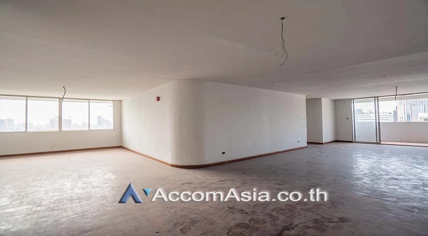 Pet friendly |  3 Bedrooms  Condominium For Sale in Sukhumvit, Bangkok  near BTS Phrom Phong (AA25956)