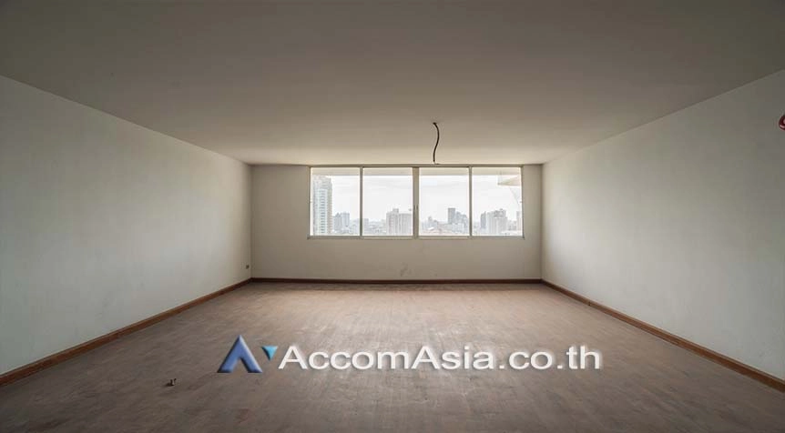 Pet friendly |  3 Bedrooms  Condominium For Sale in Sukhumvit, Bangkok  near BTS Phrom Phong (AA25956)