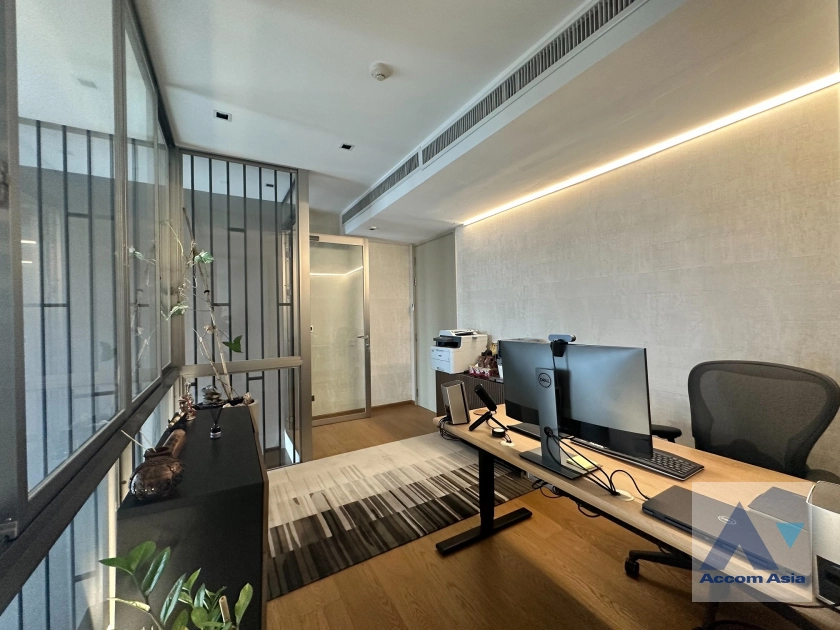 9  2 br Condominium For Sale in Sukhumvit ,Bangkok BTS Ekkamai at The Lofts Ekkamai  AA25981