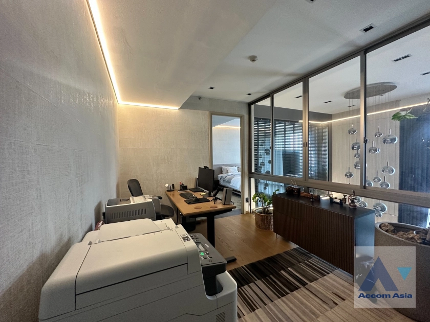 8  2 br Condominium For Sale in Sukhumvit ,Bangkok BTS Ekkamai at The Lofts Ekkamai  AA25981