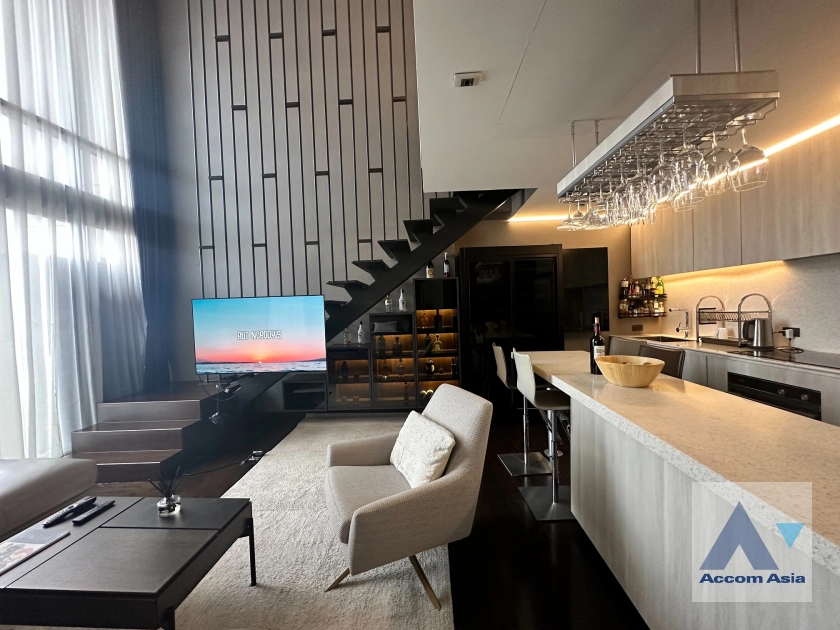 Double High Ceiling, Duplex Condo |  2 Bedrooms  Condominium For Sale in Sukhumvit, Bangkok  near BTS Ekkamai (AA25981)