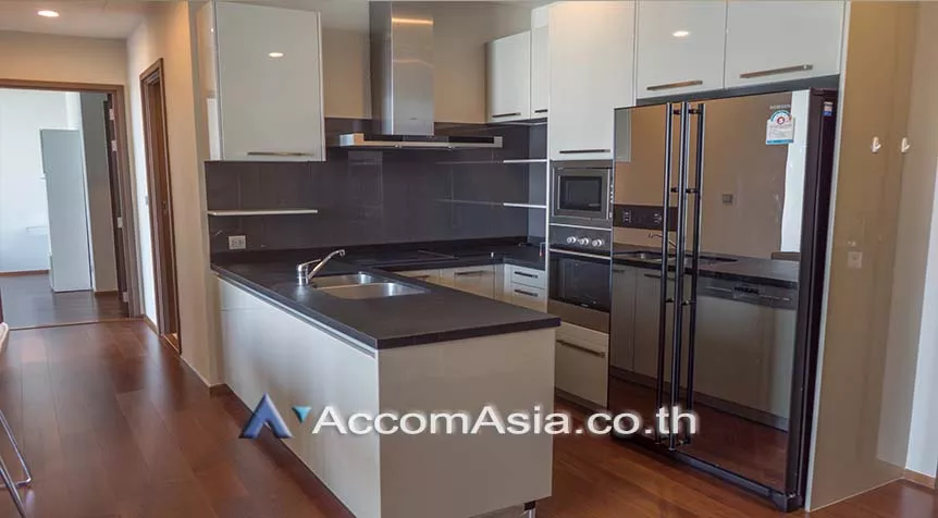  3 Bedrooms  Condominium For Rent in Sukhumvit, Bangkok  near BTS Thong Lo (AA26005)