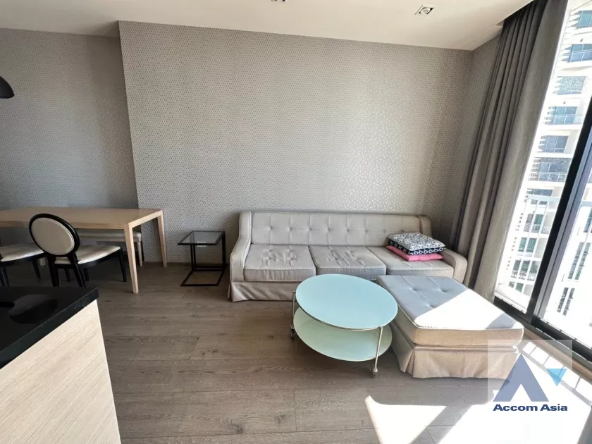  2 Bedrooms  Condominium For Rent in Sukhumvit, Bangkok  near BTS Phrom Phong (AA26013)