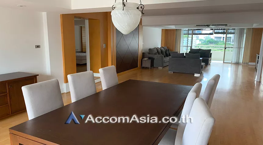  3 Bedrooms  Apartment For Rent in Sukhumvit, Bangkok  near BTS Phrom Phong (AA26026)