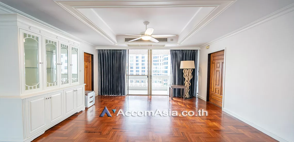 Big Balcony, Pet friendly |  3 Bedrooms  Apartment For Rent in Sukhumvit, Bangkok  near BTS Asok - MRT Sukhumvit (AA26032)