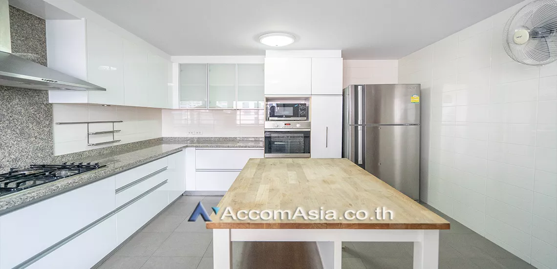 Big Balcony, Pet friendly |  3 Bedrooms  Apartment For Rent in Sukhumvit, Bangkok  near BTS Asok - MRT Sukhumvit (AA26032)