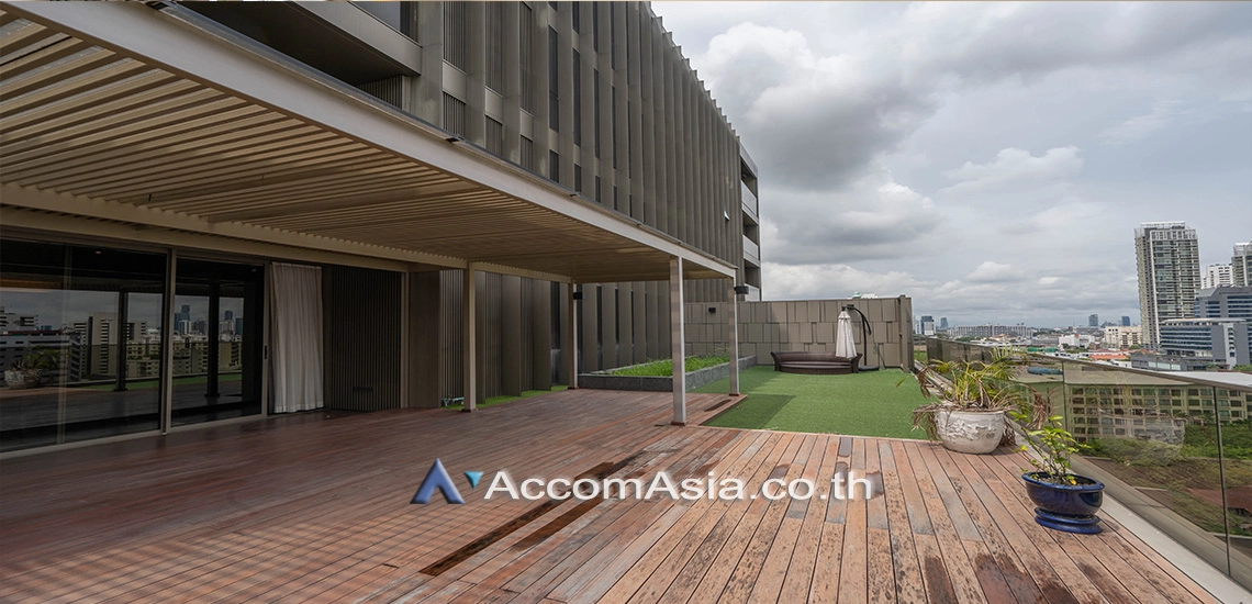 Huge Terrace |  4 Bedrooms  Apartment For Rent in Sukhumvit, Bangkok  near BTS Phrom Phong (AA26036)