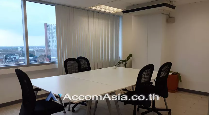  Office space For Rent in Sukhumvit, Bangkok  near BTS Ekkamai (AA26063)