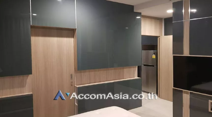  2 Bedrooms  Condominium For Rent in Ploenchit, Bangkok  near BTS Ploenchit (AA26131)