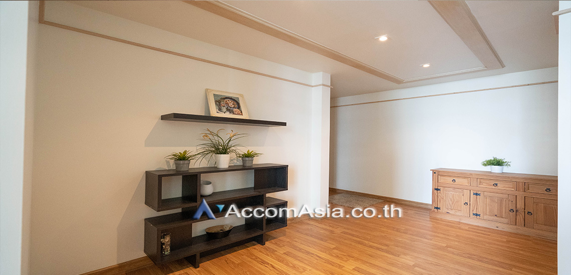 Duplex Condo |  2 Bedrooms  Condominium For Rent & Sale in Sukhumvit, Bangkok  near BTS Phrom Phong (AA26132)