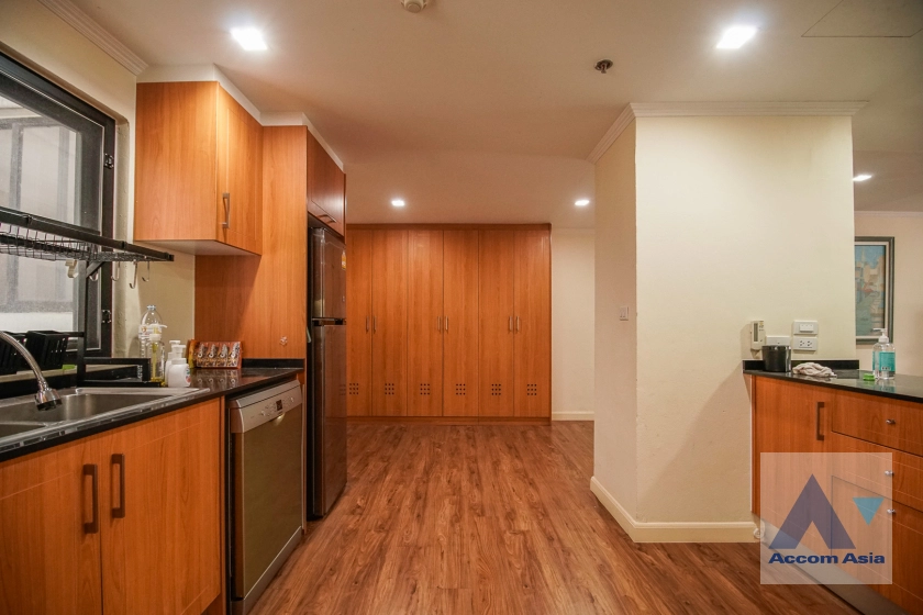 Pet friendly |  2 Bedrooms  Condominium For Rent & Sale in Sukhumvit, Bangkok  near BTS Asok - MRT Sukhumvit (AA26135)