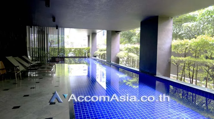  1 Bedroom  Condominium For Rent in Sukhumvit, Bangkok  near BTS Ekkamai (AA26149)