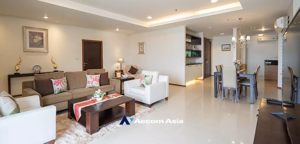 Pet friendly |  3 Bedrooms  Apartment For Rent in Sukhumvit, Bangkok  near BTS Phrom Phong (AA26151)