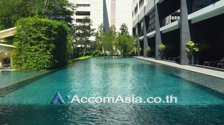  2 Bedrooms  Condominium For Rent in Ploenchit, Bangkok  near BTS Ploenchit (AA26171)