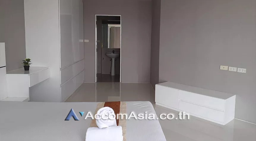  2 Bedrooms  Condominium For Rent in Sukhumvit, Bangkok  near BTS Phrom Phong (AA26189)