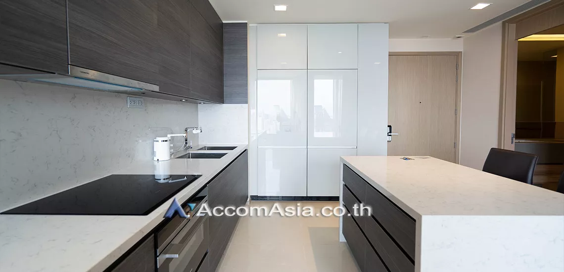  2 Bedrooms  Condominium For Rent in Sukhumvit, Bangkok  near BTS Asok - MRT Sukhumvit (AA26203)