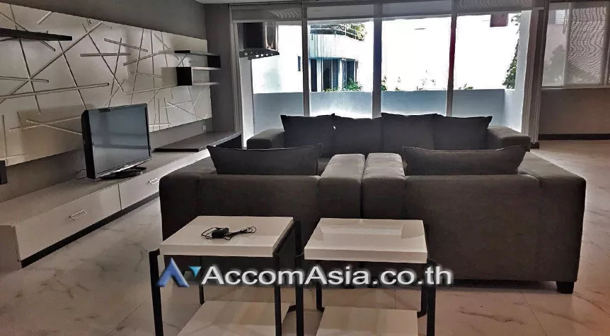  3 Bedrooms  Condominium For Rent in Sukhumvit, Bangkok  near BTS Phrom Phong (AA26208)