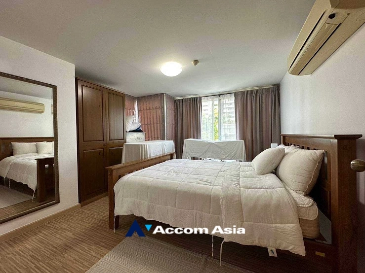 Pet friendly |  3 Bedrooms  Condominium For Rent in Sukhumvit, Bangkok  near BTS Phrom Phong (AA26219)