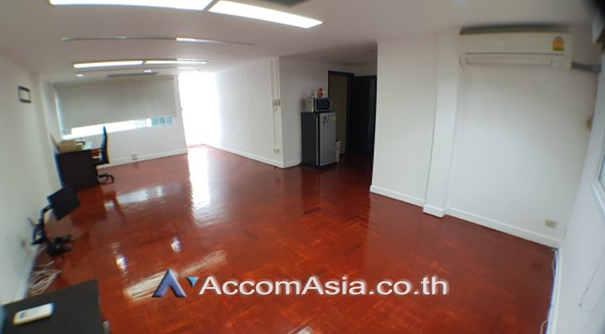 Home Office |  4 Bedrooms  Townhouse For Rent in Sukhumvit, Bangkok  near BTS Phrom Phong (AA26220)