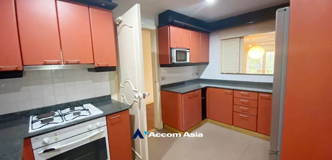 Pet friendly |  3 Bedrooms  Condominium For Rent in Sukhumvit, Bangkok  near BTS Phrom Phong (AA26241)