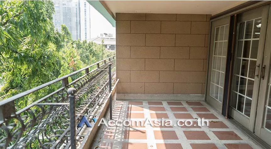 Pet friendly |  3 Bedrooms  Condominium For Rent in Sukhumvit, Bangkok  near BTS Phrom Phong (AA26242)