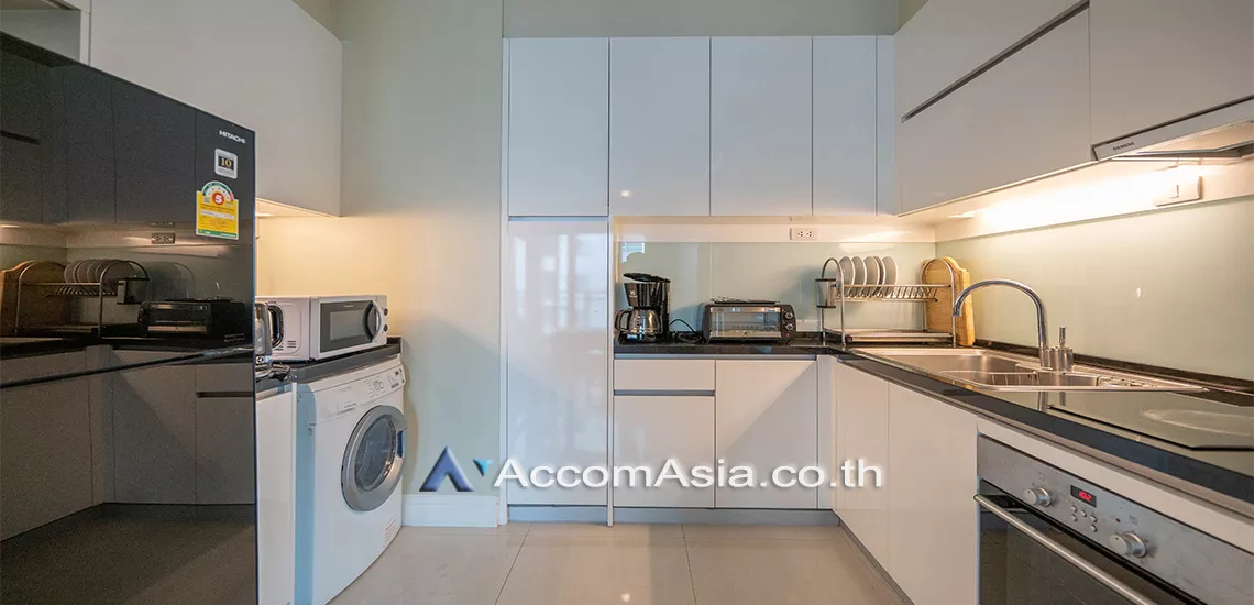  2 Bedrooms  Condominium For Rent in Sukhumvit, Bangkok  near BTS Phrom Phong (AA26251)