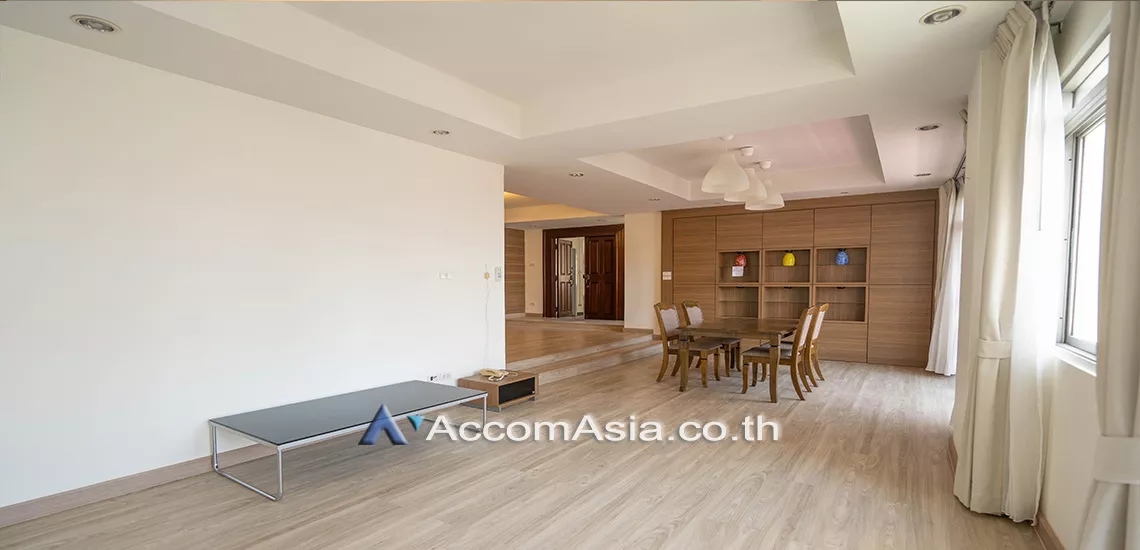  3 Bedrooms  Condominium For Rent in Sukhumvit, Bangkok  near BTS Nana (24079)