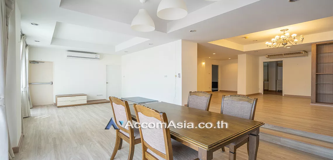  3 Bedrooms  Condominium For Rent in Sukhumvit, Bangkok  near BTS Nana (24079)