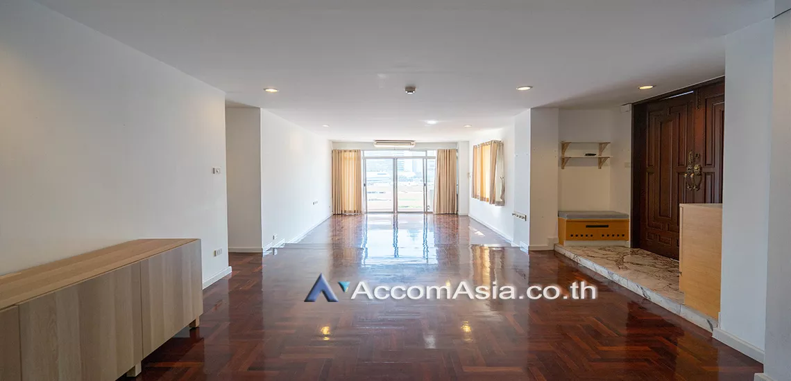  3 Bedrooms  Condominium For Rent in Sukhumvit, Bangkok  near BTS Nana (24080)