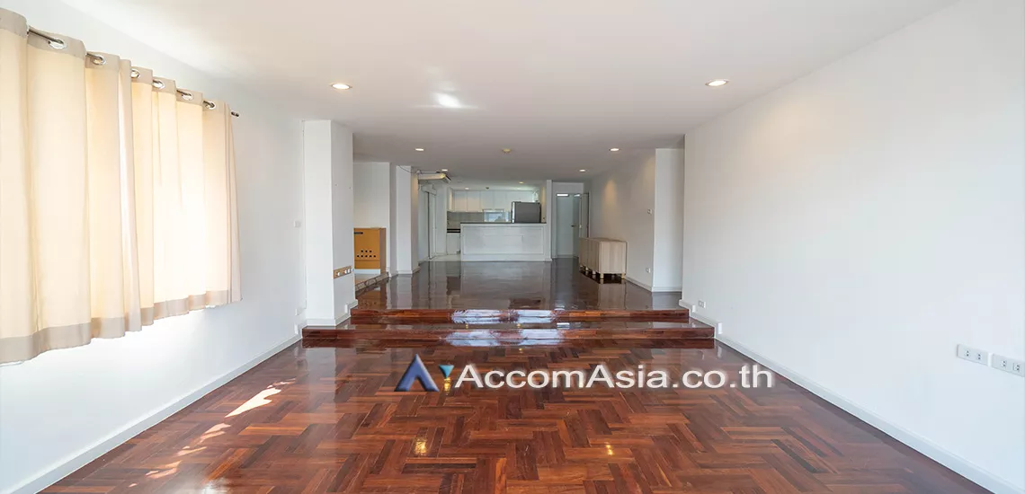  3 Bedrooms  Condominium For Rent in Sukhumvit, Bangkok  near BTS Nana (24080)