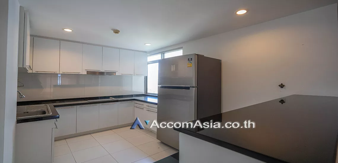  3 Bedrooms  Condominium For Rent in Sukhumvit, Bangkok  near BTS Nana (24080)