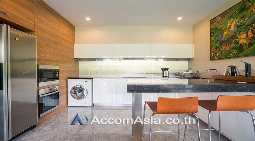 Pet friendly condominium for rent in Sukhumvit, Bangkok Code AA26302