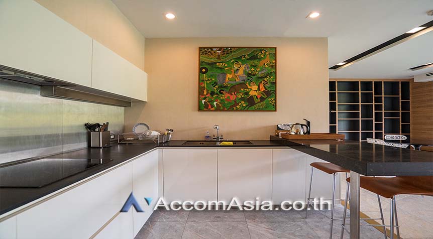 Pet friendly condominium for rent in Sukhumvit, Bangkok Code AA26302