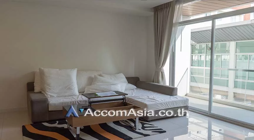  1 Bedroom  Apartment For Rent in Sukhumvit, Bangkok  near BTS Phrom Phong (AA26310)