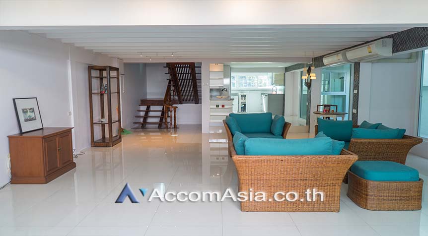  2 Bedrooms  Townhouse For Rent & Sale in Sathorn, Bangkok  near BTS Chong Nonsi - MRT Lumphini (AA26336)