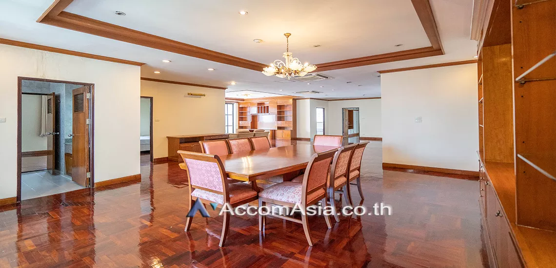 Pet friendly |  4 Bedrooms  Apartment For Rent in Sukhumvit, Bangkok  near BTS Asok - MRT Sukhumvit (AA26375)