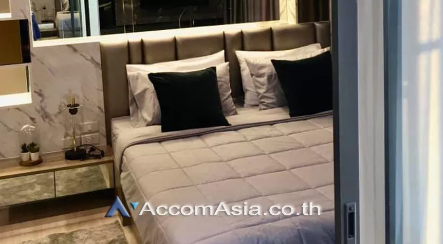  1 Bedroom  Condominium For Rent in Ploenchit, Bangkok  near BTS Ploenchit (AA26422)