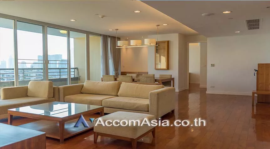 Big Balcony |  3 Bedrooms  Apartment For Rent in Sukhumvit, Bangkok  near BTS Phrom Phong (AA26428)