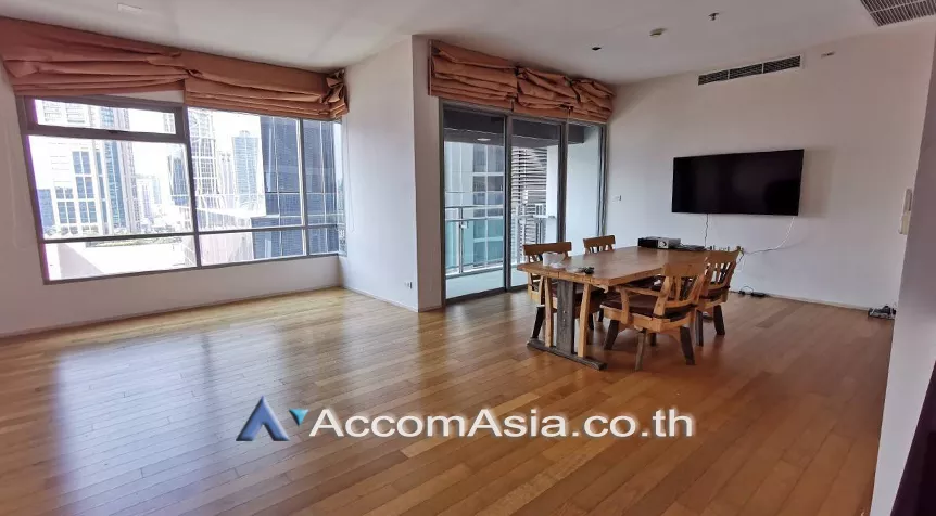  2 Bedrooms  Condominium For Rent in Sukhumvit, Bangkok  near BTS Phrom Phong (AA26433)