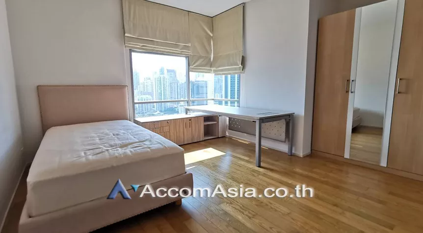  2 Bedrooms  Condominium For Rent in Sukhumvit, Bangkok  near BTS Phrom Phong (AA26433)