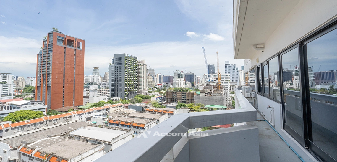  2 Bedrooms  Apartment For Rent in Sukhumvit, Bangkok  near BTS Asok - MRT Sukhumvit (24095)