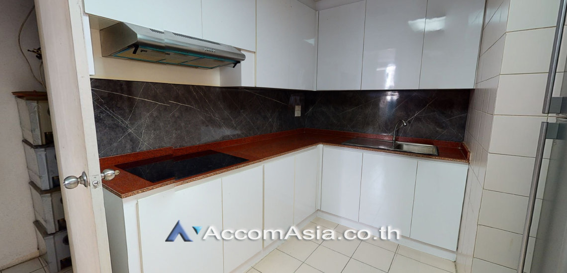 Pet friendly |  3 Bedrooms  Condominium For Rent & Sale in Sukhumvit, Bangkok  near BTS Phrom Phong (AA26440)