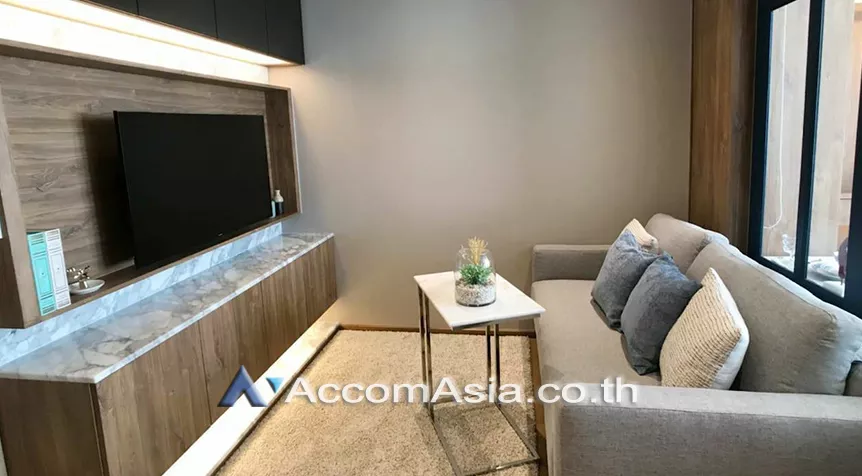  1 Bedroom  Condominium For Sale in Sukhumvit, Bangkok  near BTS Phrom Phong (AA26441)