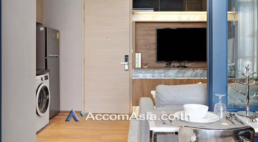  1 Bedroom  Condominium For Sale in Sukhumvit, Bangkok  near BTS Phrom Phong (AA26441)