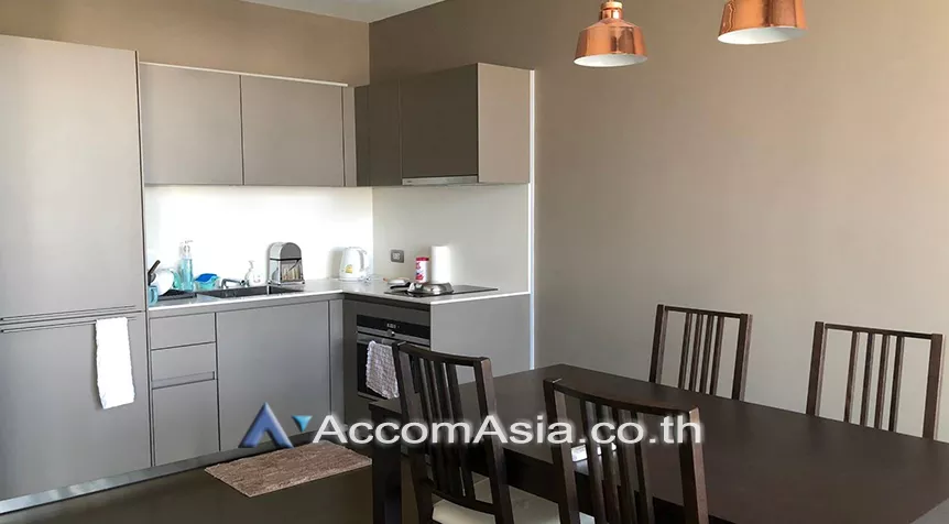  1 Bedroom  Condominium For Rent in Ploenchit, Bangkok  near BTS Ratchadamri (AA26445)