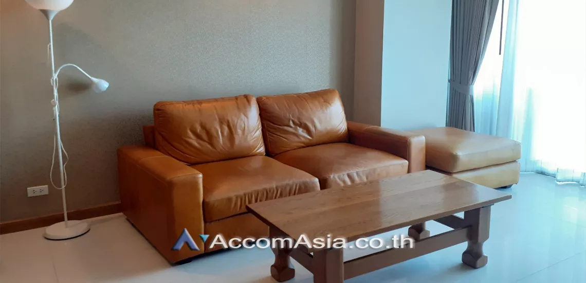  1 Bedroom  Condominium For Rent in Ploenchit, Bangkok  near BTS Ratchadamri (AA26447)